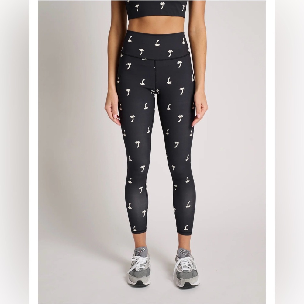 SPIRITUAL GANGSTER Throwing Shade Lotus Legging - size XSmall